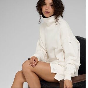ALO Yoga Ivory hazy mock neck pullover- Size small